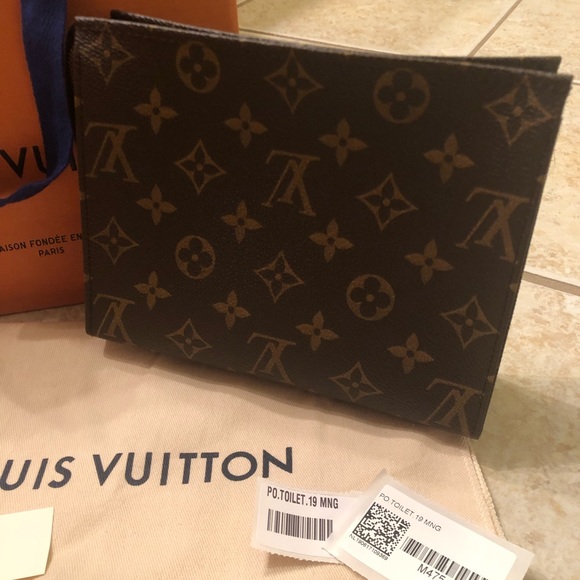 Brand new Lv Toiletry 19 - Picture 2 of 8
